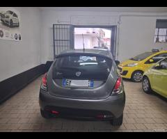 Lancia Ypsilon 1.2 69 CV 5 porte 2012 unico prop - 14