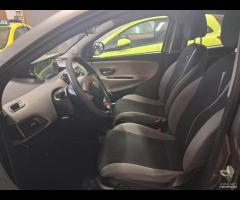 Lancia Ypsilon 1.2 69 CV 5 porte 2012 unico prop - 25