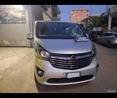 Opel Vivaro 1.6 CDTI uni pro 9 posti (Gancio train