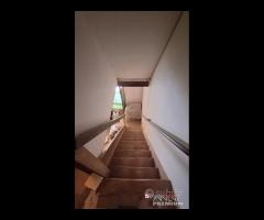 Camaro superiore, semindipendente da ristrutturare - 12