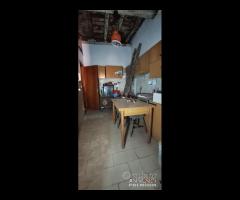 Camaro superiore, semindipendente da ristrutturare - 23