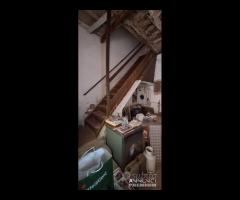 Camaro superiore, semindipendente da ristrutturare - 24