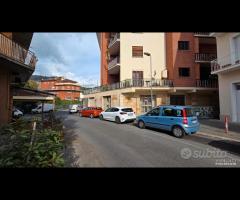 Palestrina centrale con due vetrine