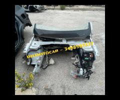 Ricambi scocca per tagliate peugeot 208 2024