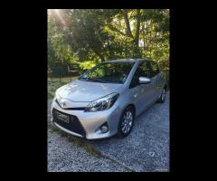 Toyota Yaris 1.5 hybrid 75cv - Garanzia 12 Mesi