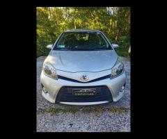 Toyota Yaris 1.5 hybrid 75cv - Garanzia 12 Mesi