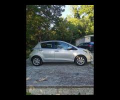 Toyota Yaris 1.5 hybrid 75cv - Garanzia 12 Mesi