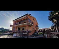 Villetta bifamiliare con giardino a Solicchiata