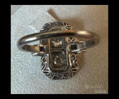 ANELLO ANTICO IN PLATINO DIAMANTI ANTICHI CUSCINO