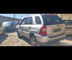 Ricambi Kia Sportage 2.0 B GPL del 2009 G4GC - 8