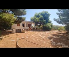 Triscina villa 6,5 vani + giardino a pochi passi d