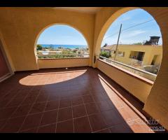 Triscina villa con ampia veranda vista mare - 26