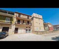 Castelvetrano casa ind. con locale + giardino