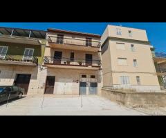 Castelvetrano casa ind. con locale + giardino