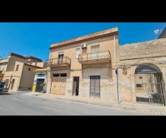 Castelvetrano casa indipendente con garage