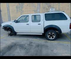 Nissan Navarra 2.5 2001 demolito per ricambi