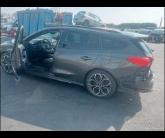 Ford Focus st line 2020 1.5 td manuale per ricambi