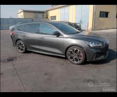 Ford Focus st line 2020 1.5 td manuale per ricambi