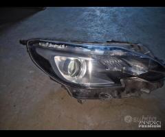 Faro Anteriore Destro Per Peugeot 2008 2016
