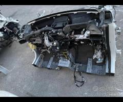 Ricambi scocca per tagliate Toyota Yaris cross - 10