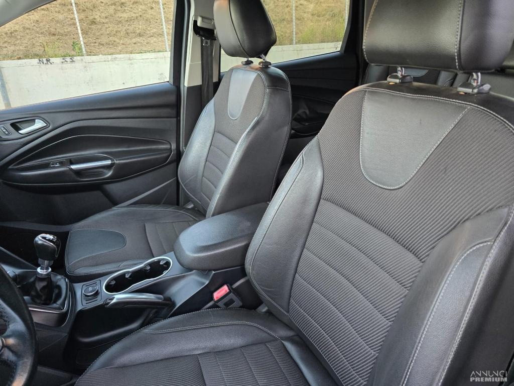 Ford Kuga 2.0 TDCI 150 CV S&S 4WD Titanium - 15/20