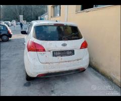 Kia venga 1.4 benzina G4FA demolito per ricambi