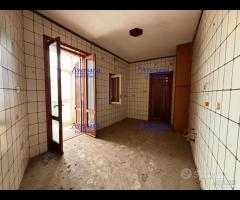 Cortile da ristrutturare realizzato su 540 mq - 30