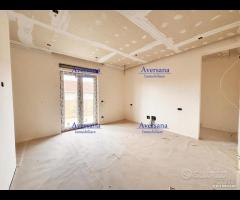 Piano rialzato con terrazzo 3 camere da letto - 10