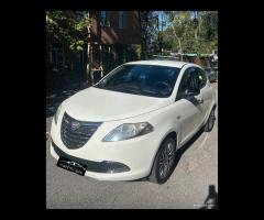 Lancia Ypsilon 1.2 69 CV-si neop-2012