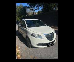 Lancia Ypsilon 1.2 69 CV-si neop-2012