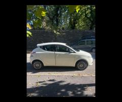 Lancia Ypsilon 1.2 69 CV-si neop-2012
