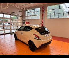 Lancia Ypsilon 1.2 69 CV 5 porte GPL Ecochic Gold