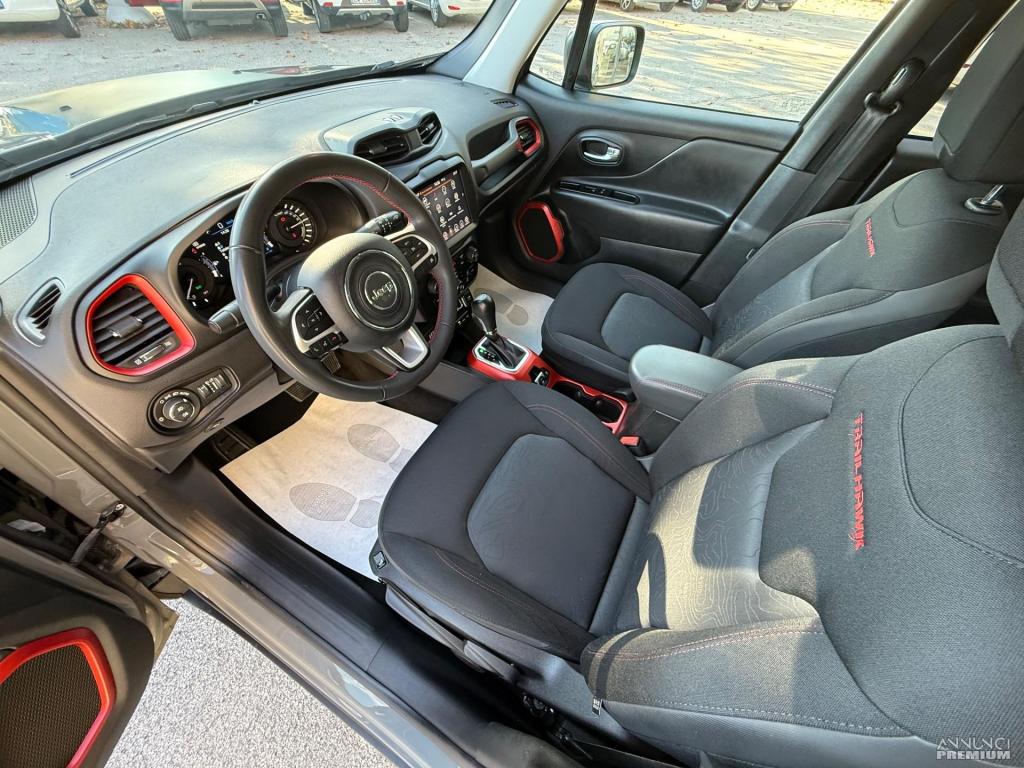 Jeep Renegade 1.3 T4 240CV PHEV 4xe AT6 Trailhawk - 14/26