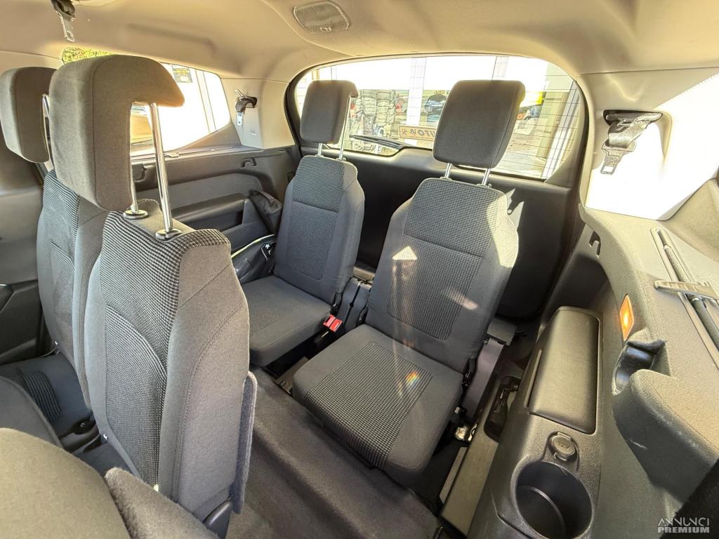 Peugeot 5008 BlueHDi 120 cv - 7 Posti - 17/20