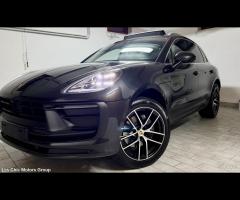 PORSCHE MACAN T