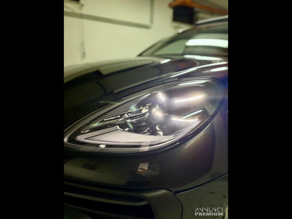 PORSCHE MACAN T - 2/30
