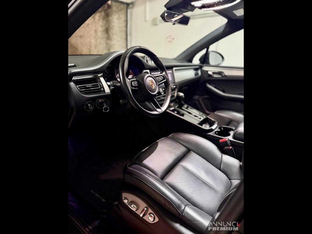 PORSCHE MACAN T - 7/30