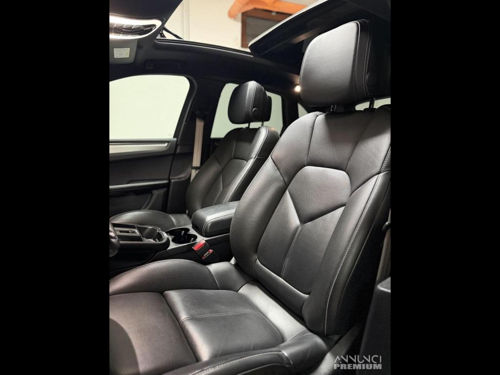 PORSCHE MACAN T - 9/30