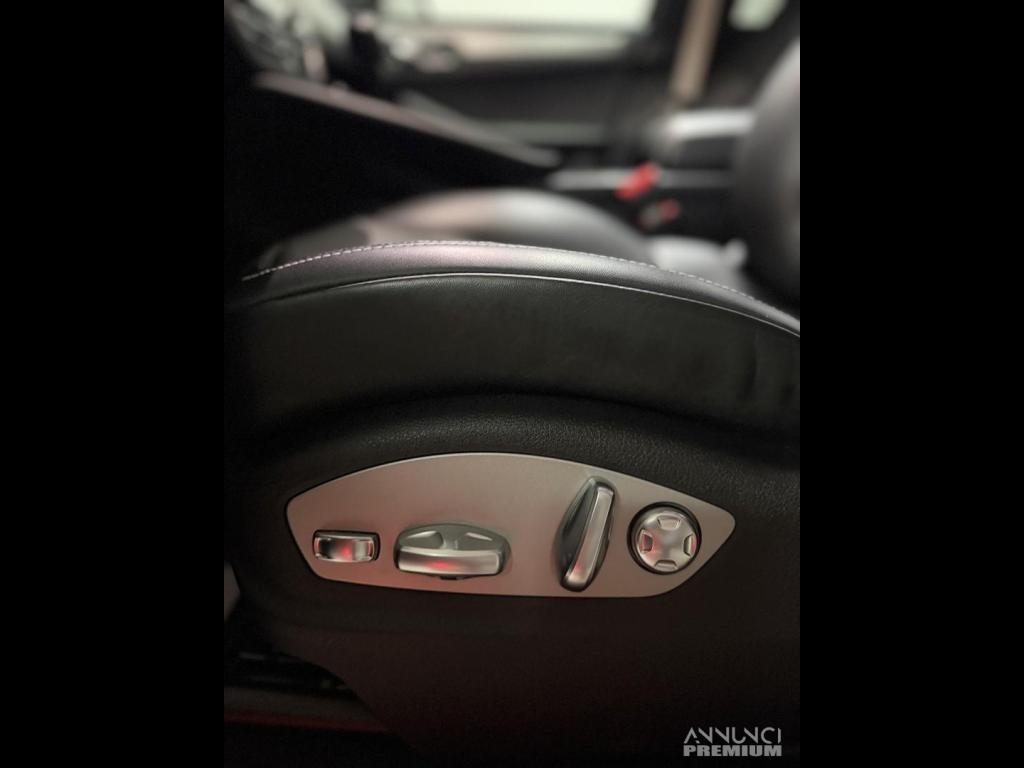 PORSCHE MACAN T - 10/30