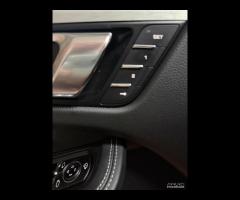 PORSCHE MACAN T - 11