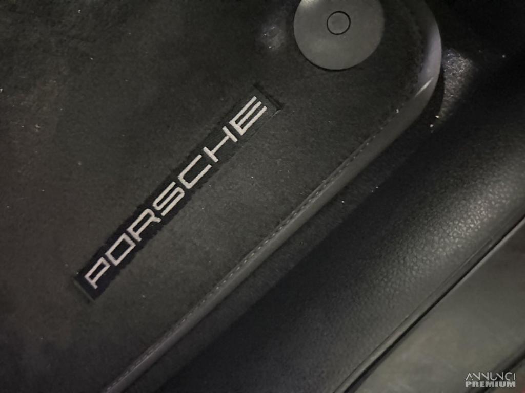 PORSCHE MACAN T - 15/30