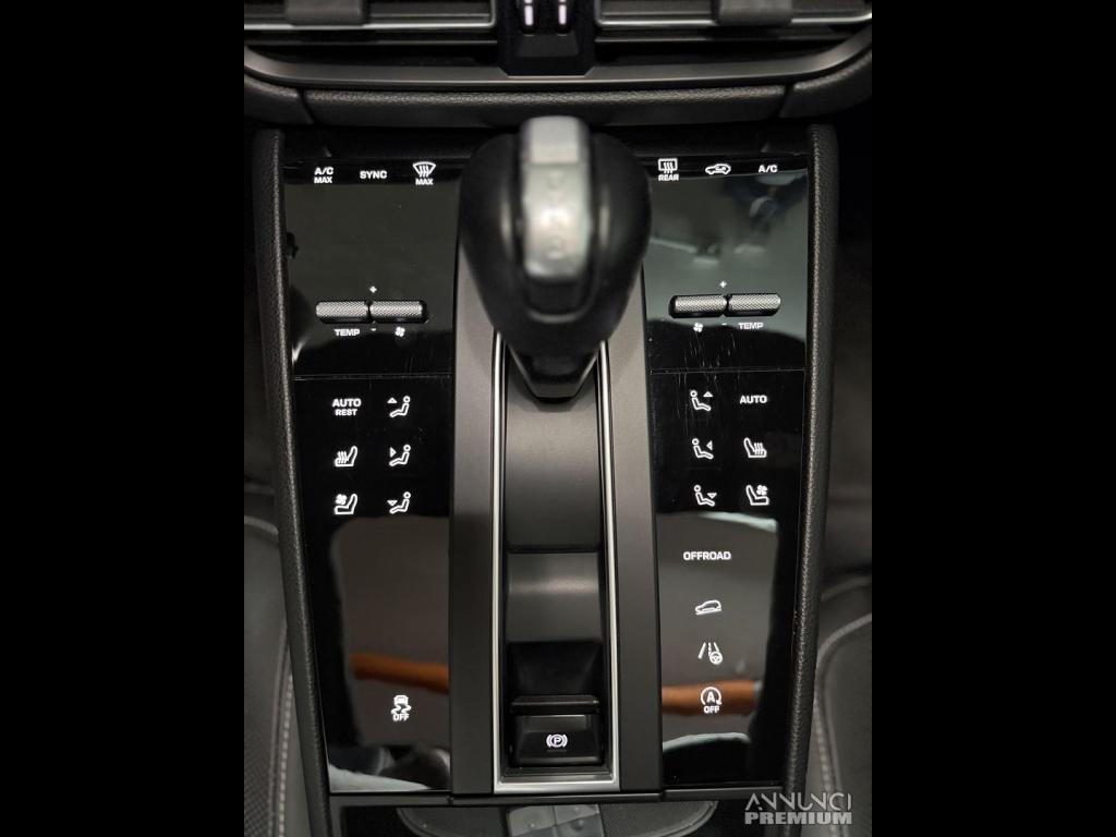 PORSCHE MACAN T - 20/30