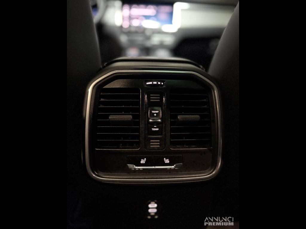 PORSCHE MACAN T - 26/30