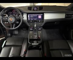 PORSCHE MACAN T - 27