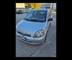 Toyota Yaris 1.0i 16V cat 5 porte