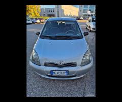 Toyota Yaris 1.0i 16V cat 5 porte
