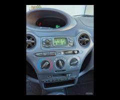 Toyota Yaris 1.0i 16V cat 5 porte - 16