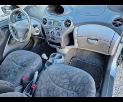 Toyota Yaris 1.0i 16V cat 5 porte - 21
