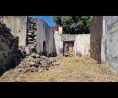 Ruderi con terreno a Presa-Piedimonte Etneo