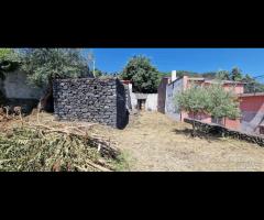 Ruderi con terreno a Presa-Piedimonte Etneo